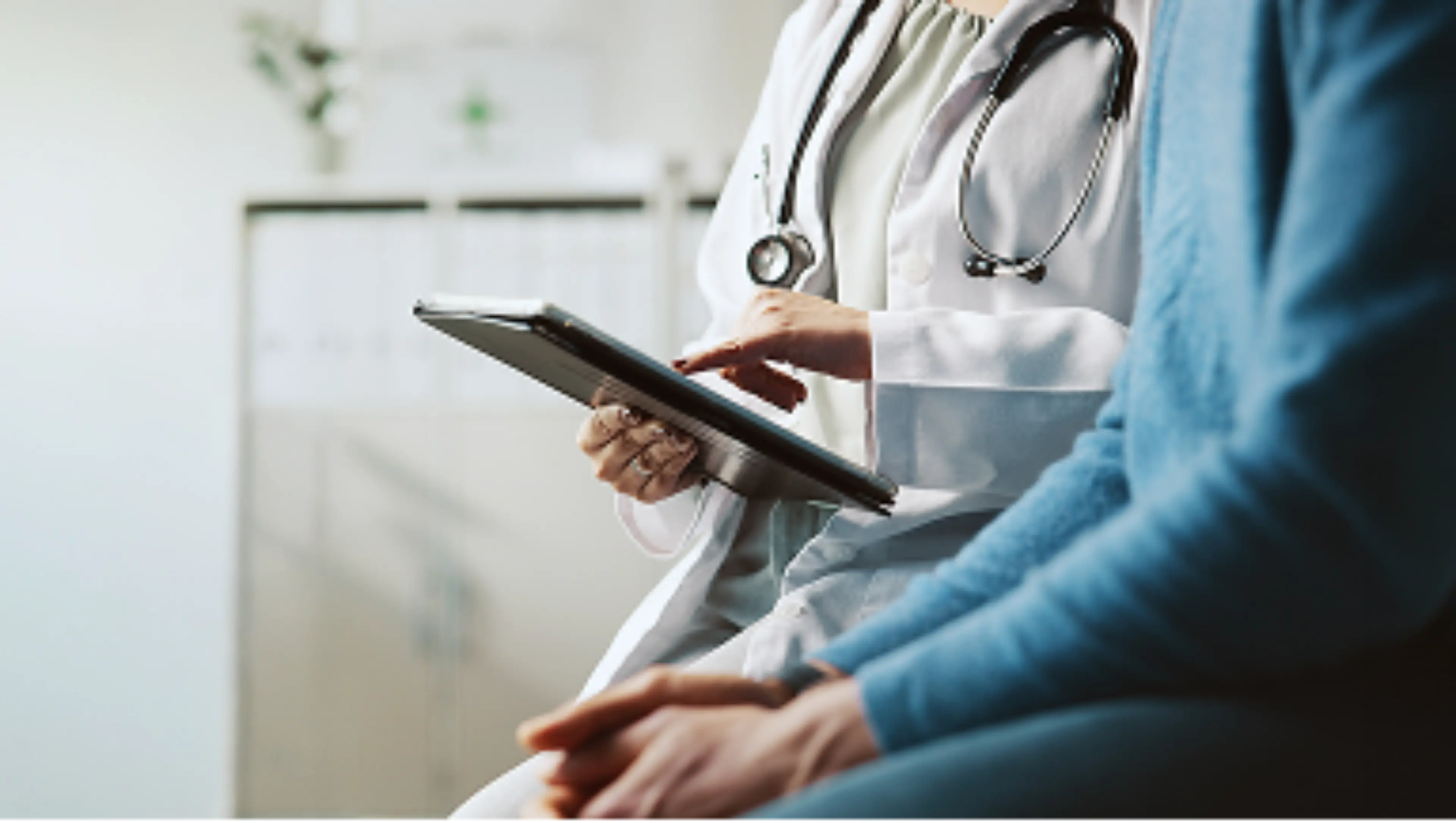 Patient beim Beratungsgespräch im Rahmen seiner NDMM-Diagnose
