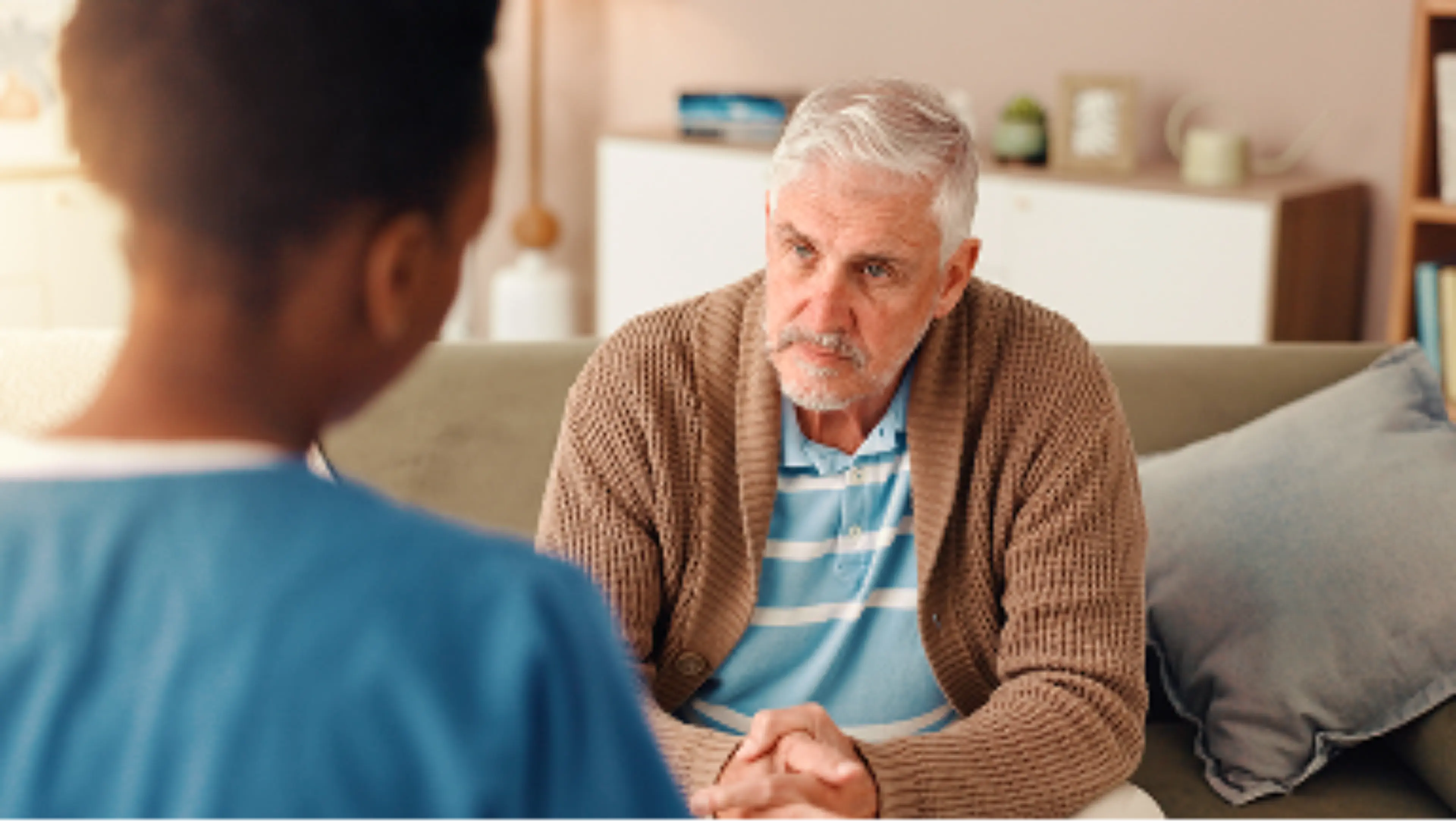 Myelom-Patient im Gespräch über die richtige Dosierung seiner Therapie