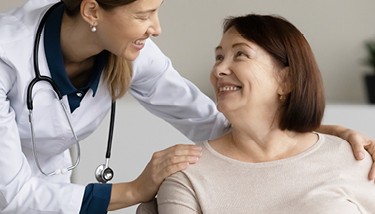 Gespräch einer Ärztin mit einer Patientin